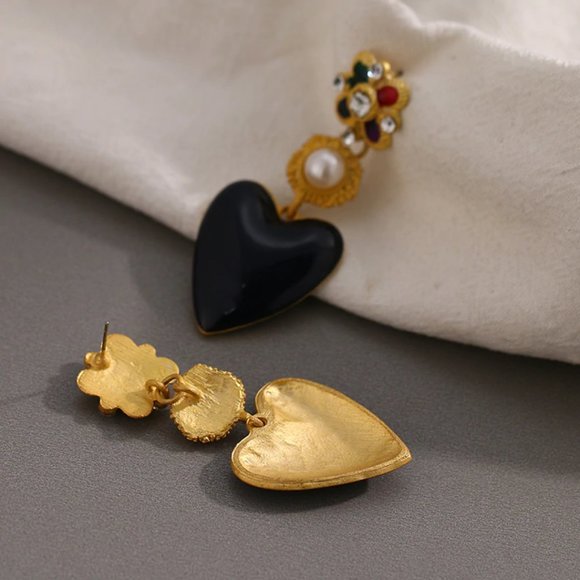 🌺 Baroque Dangle Gold Tone Heart Earrings - Picture 4 of 5
